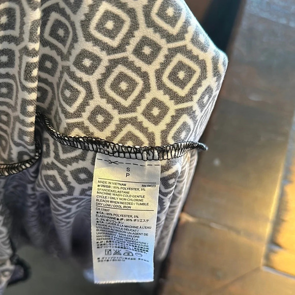 Banana Republic Elegant Black and White Geometric long Dress EUC - Picture 9 of 9